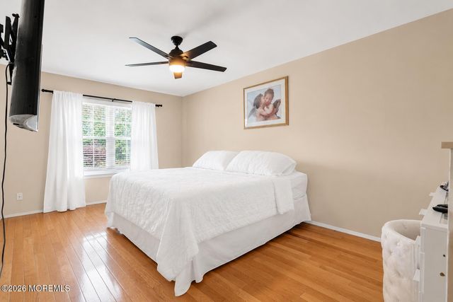 252 Longwood Drive 25-2, Manalapan, NJ 07726