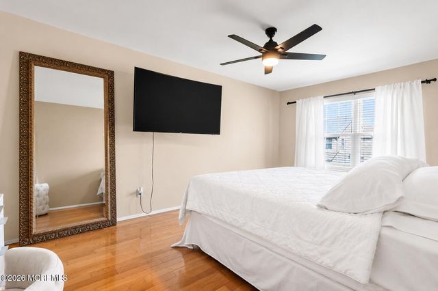 252 Longwood Drive 25-2, Manalapan, NJ 07726