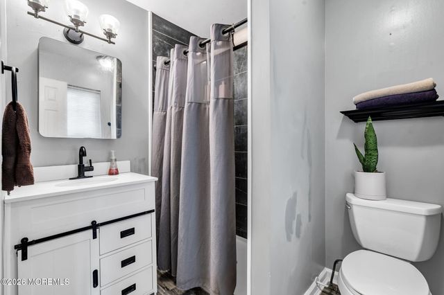 252 Longwood Drive 25-2, Manalapan, NJ 07726