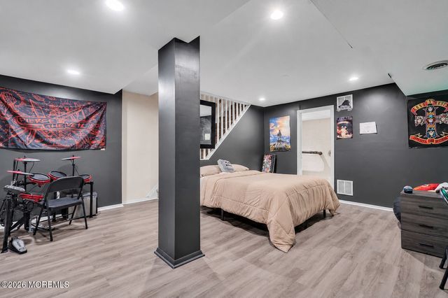 252 Longwood Drive 25-2, Manalapan, NJ 07726