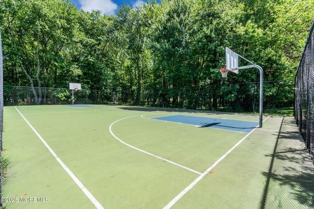 252 Longwood Drive 25-2, Manalapan, NJ 07726