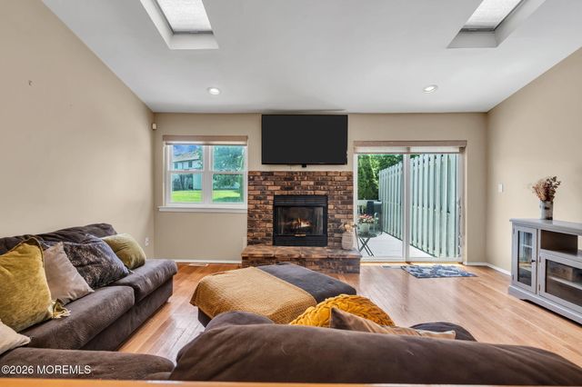 252 Longwood Drive 25-2, Manalapan, NJ 07726