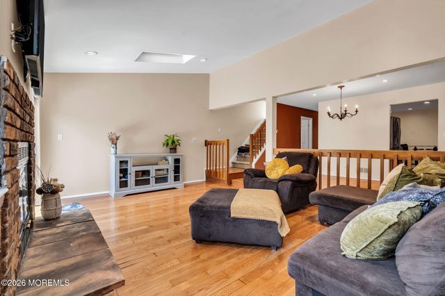252 Longwood Drive 25-2, Manalapan, NJ 07726