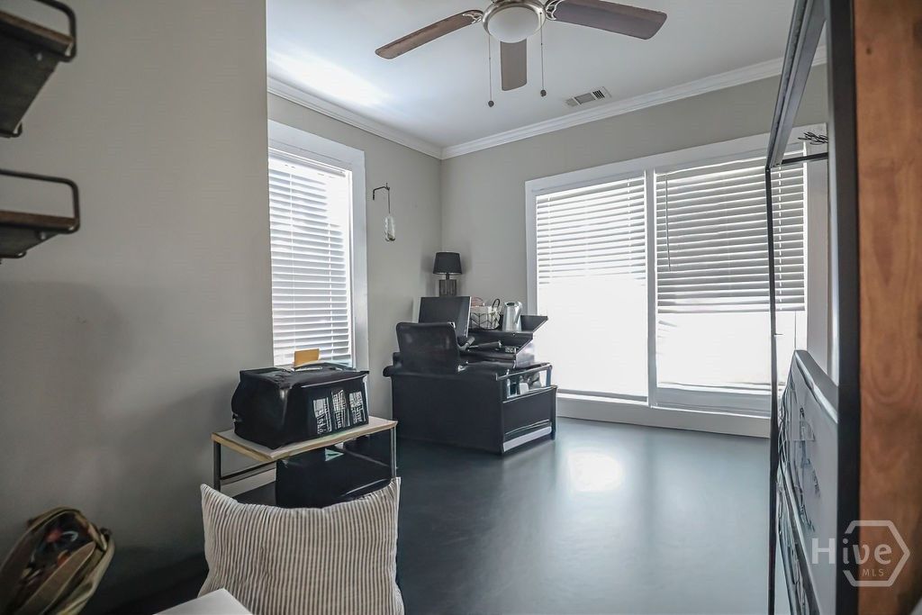 Image 16 of property listing at 26 W 54th Street, Savannah, GA 31405
