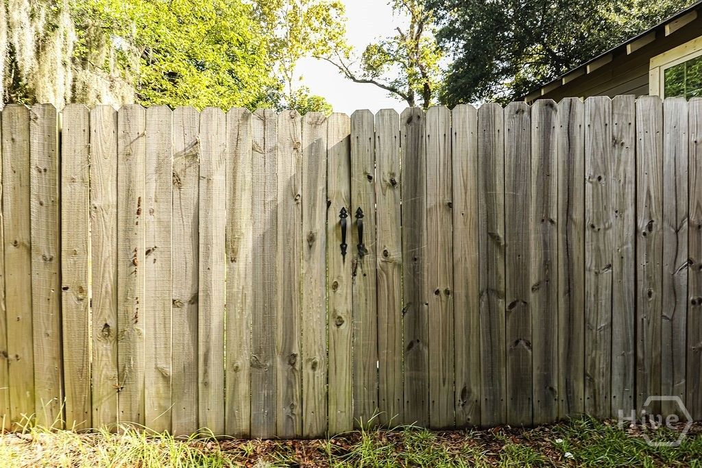 Image 3 of property listing at 26 W 54th Street, Savannah, GA 31405
