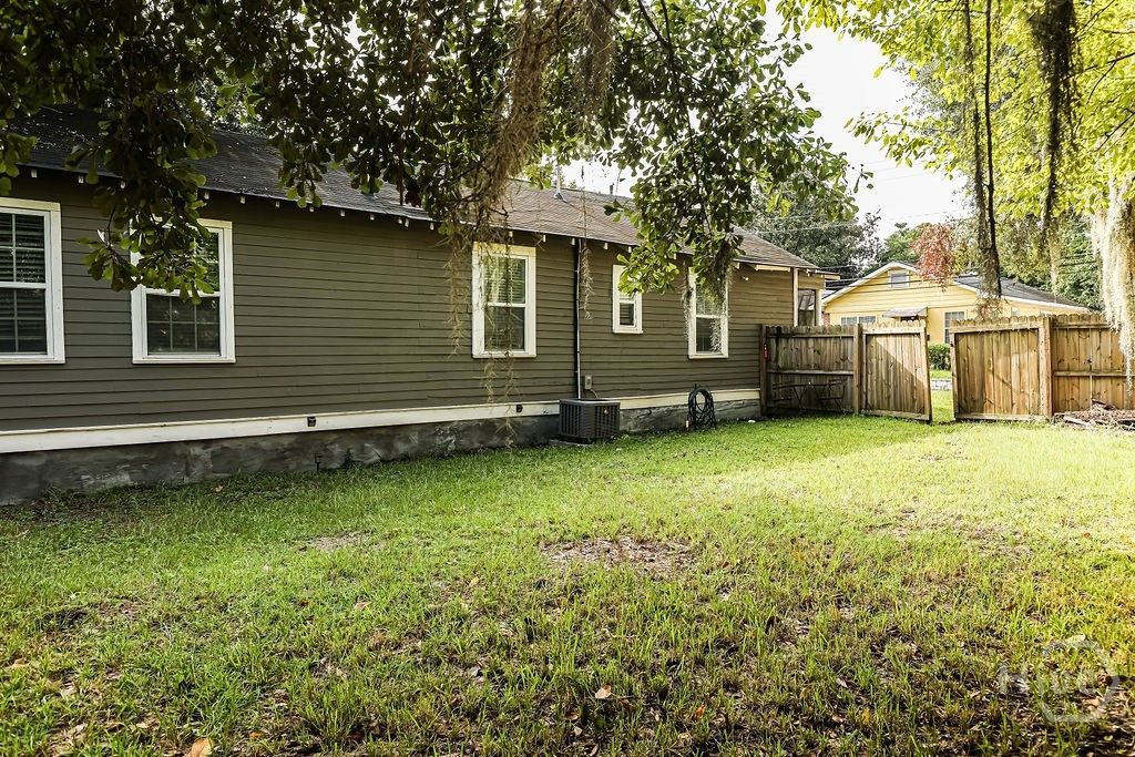 Image 39 of property listing at 26 W 54th Street, Savannah, GA 31405