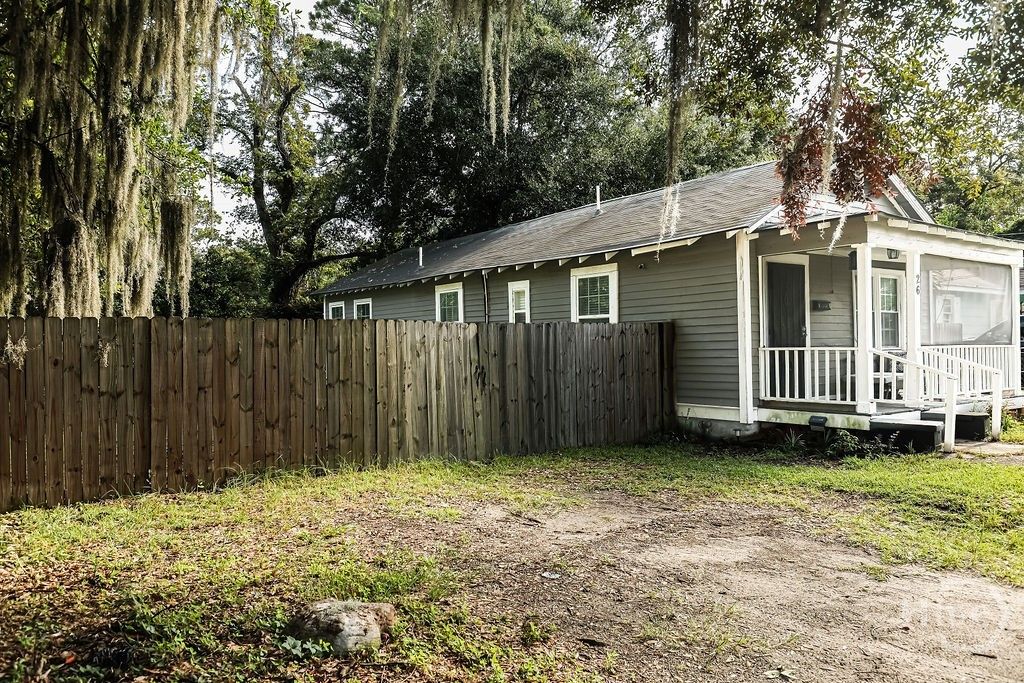 Image 42 of property listing at 26 W 54th Street, Savannah, GA 31405