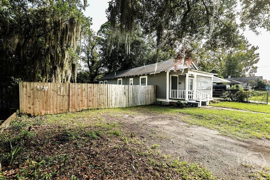 Image 43 of property listing at 26 W 54th Street, Savannah, GA 31405