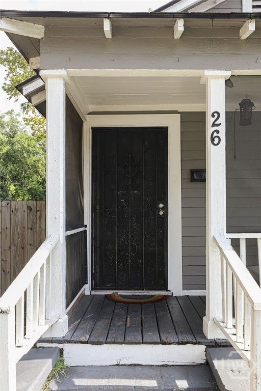 Image 5 of property listing at 26 W 54th Street, Savannah, GA 31405