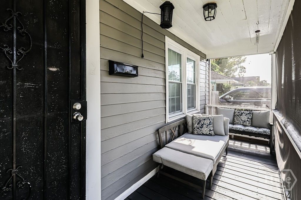 Image 6 of property listing at 26 W 54th Street, Savannah, GA 31405