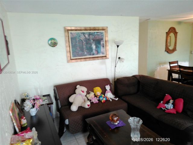 11412 SW 41st St, Miami, FL 33165