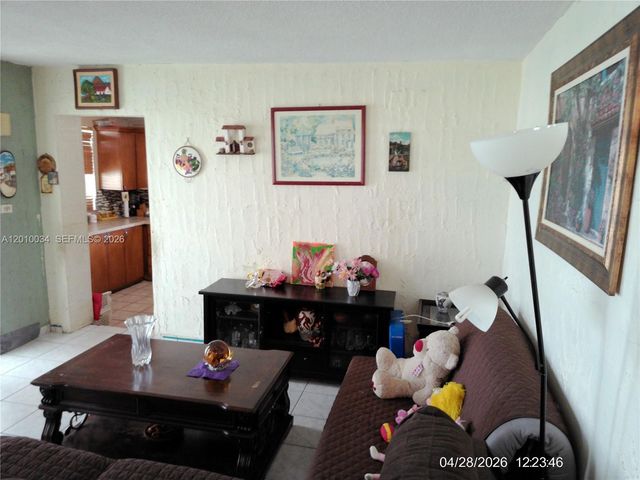 11412 SW 41st St, Miami, FL 33165