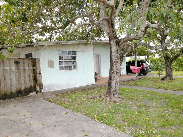 11412 SW 41st St, Miami, FL 33165