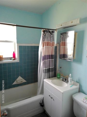 11412 SW 41st St, Miami, FL 33165