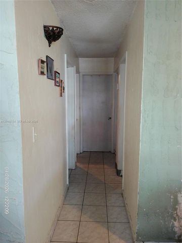 11412 SW 41st St, Miami, FL 33165