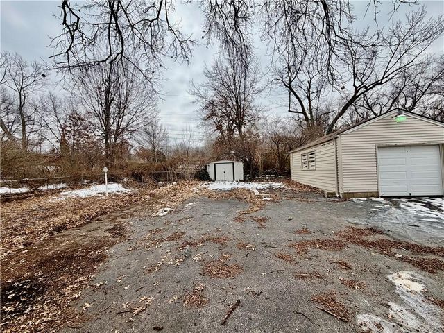 223 E Bannister Road, Kansas City, MO 64114