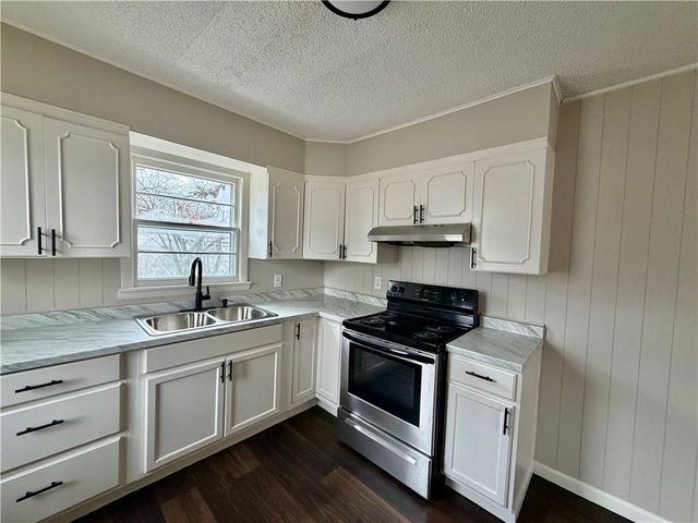 223 E Bannister Road, Kansas City, MO 64114