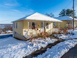 35 Hudson Terrace, Marlboro, NY 12542
