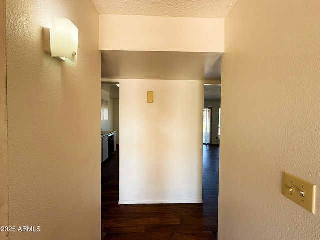 6218 W MARCONI Avenue, Glendale, AZ 85306