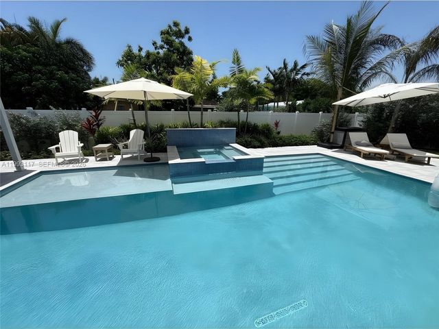 426 SE 3rd St, Dania Beach, FL 33004