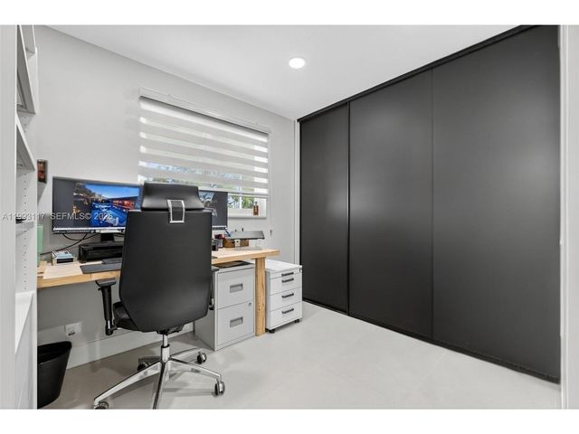 426 SE 3rd St, Dania Beach, FL 33004