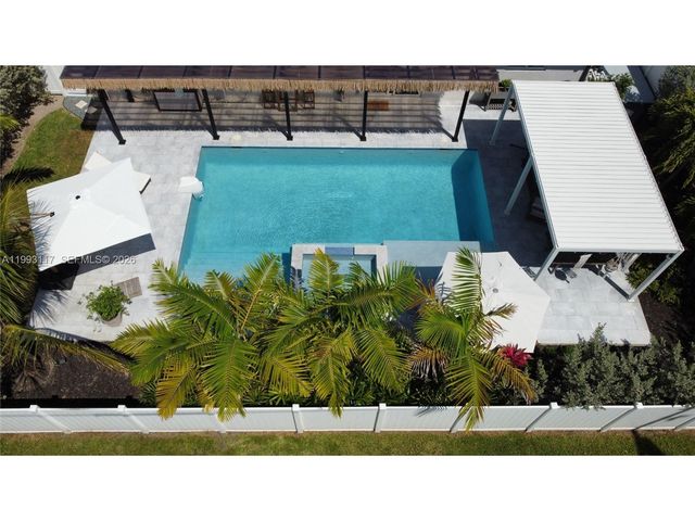 426 SE 3rd St, Dania Beach, FL 33004