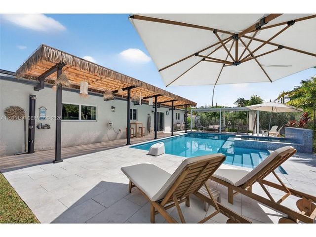 426 SE 3rd St, Dania Beach, FL 33004