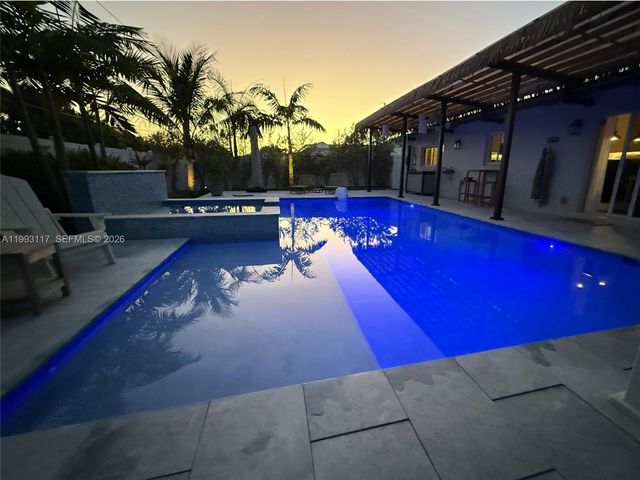 426 SE 3rd St, Dania Beach, FL 33004