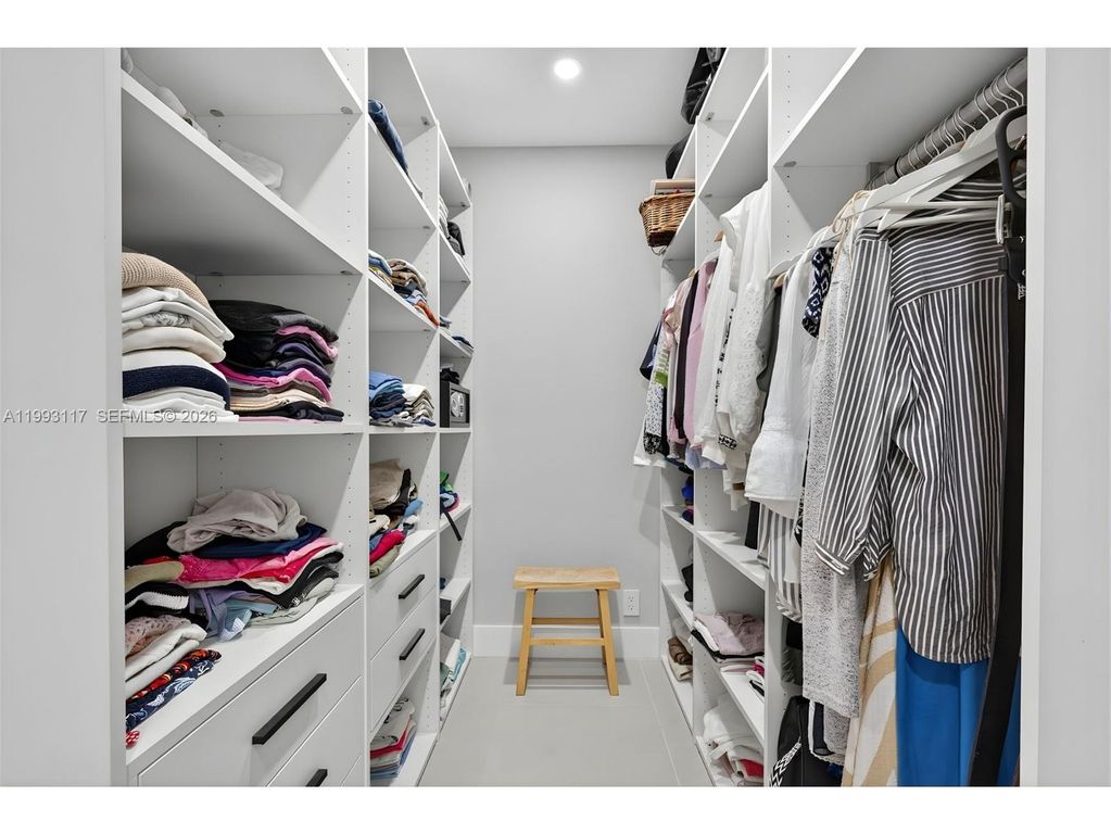 Image 24 of property listing at 426 SE 3rd St, Dania Beach, FL 33004