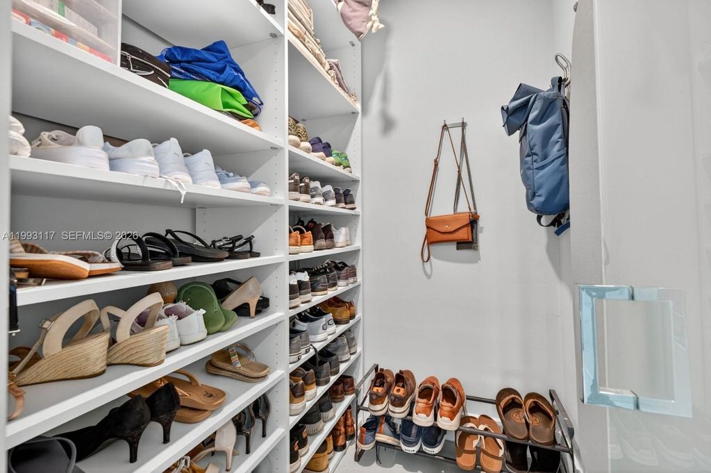 Image 25 of property listing at 426 SE 3rd St, Dania Beach, FL 33004