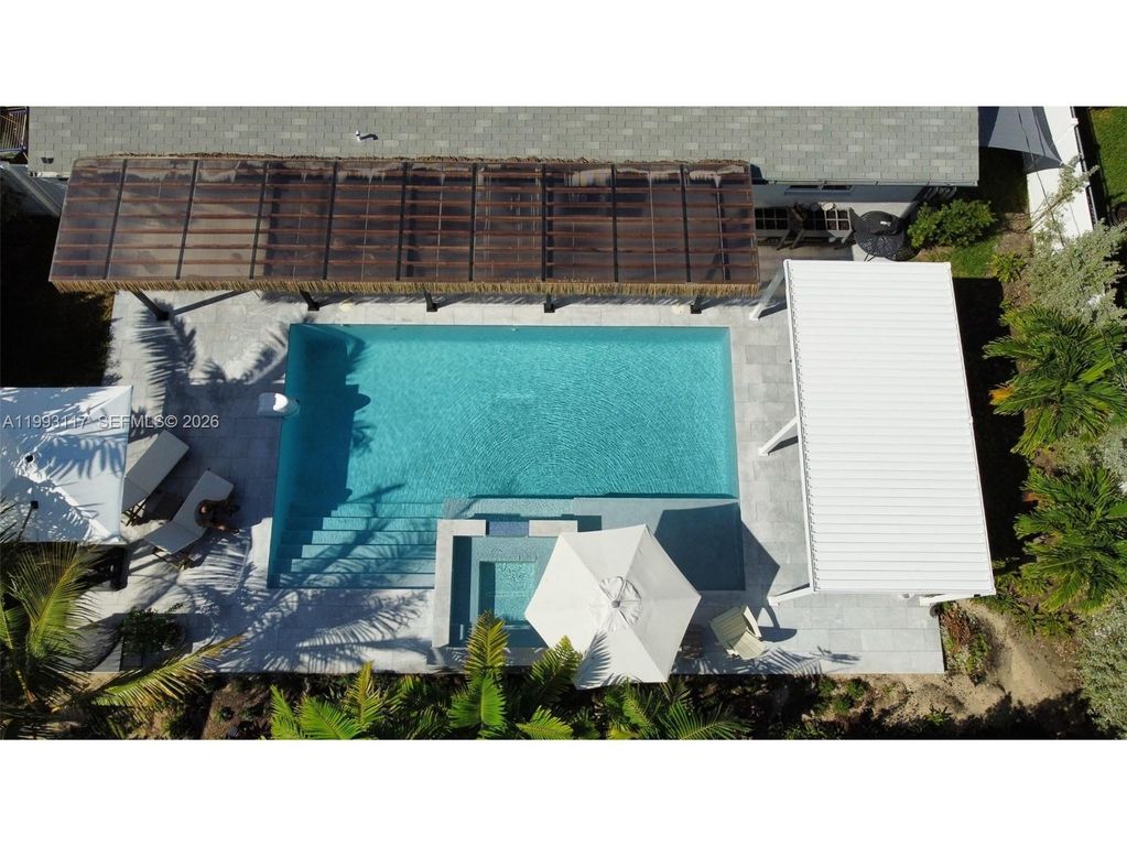 Image 32 of property listing at 426 SE 3rd St, Dania Beach, FL 33004