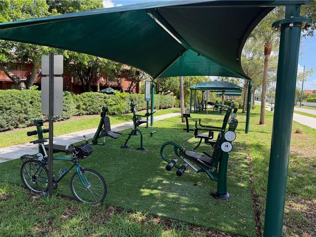 Image 34 of property listing at 426 SE 3rd St, Dania Beach, FL 33004