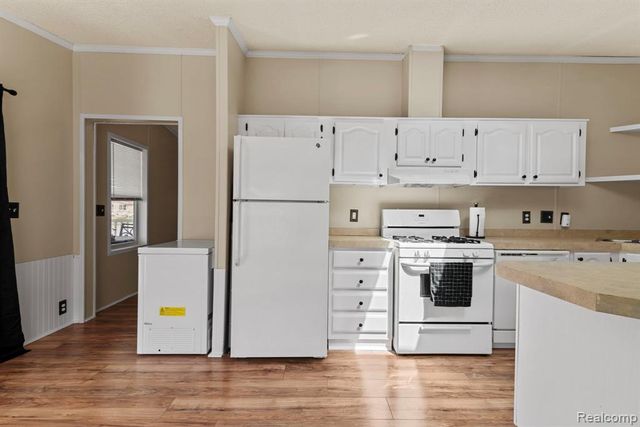 351 North Squirrel Rd, Auburn Hills, MI 48326