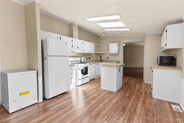 351 North Squirrel Rd, Auburn Hills, MI 48326