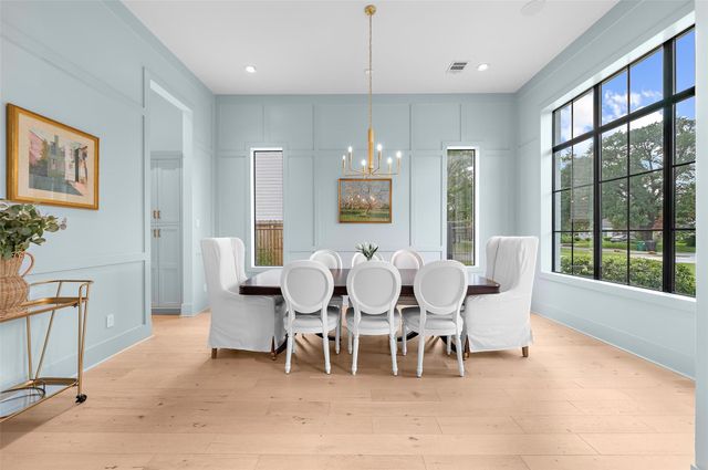 215 W 34th Street, Houston, TX 77018