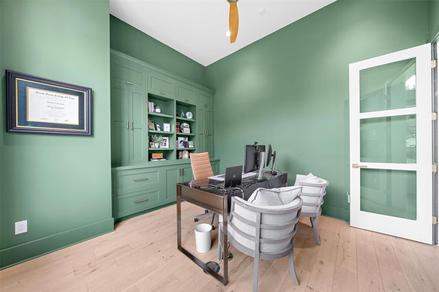 215 W 34th Street, Houston, TX 77018