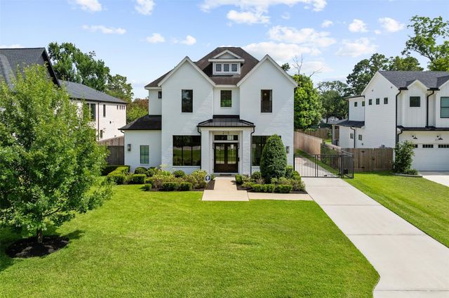 215 W 34th Street, Houston, TX 77018