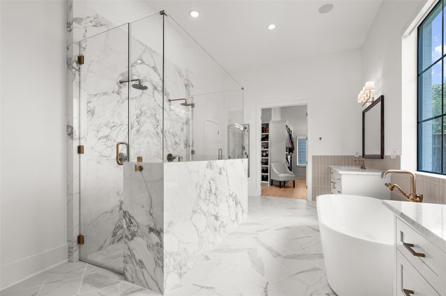 215 W 34th Street, Houston, TX 77018