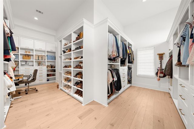 215 W 34th Street, Houston, TX 77018