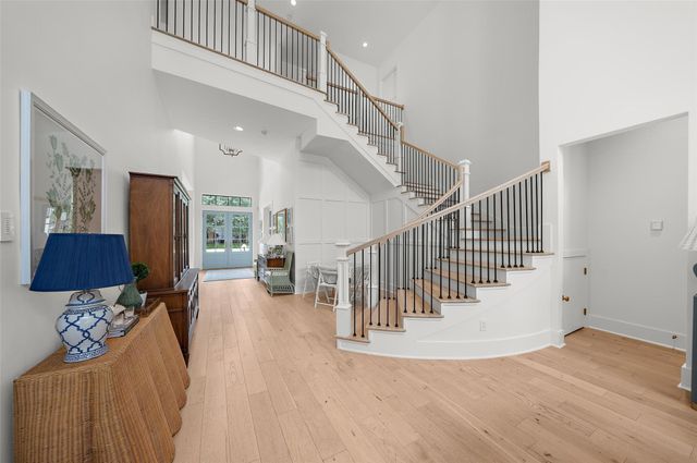 215 W 34th Street, Houston, TX 77018