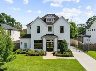 215 W 34th Street, Houston, TX 77018