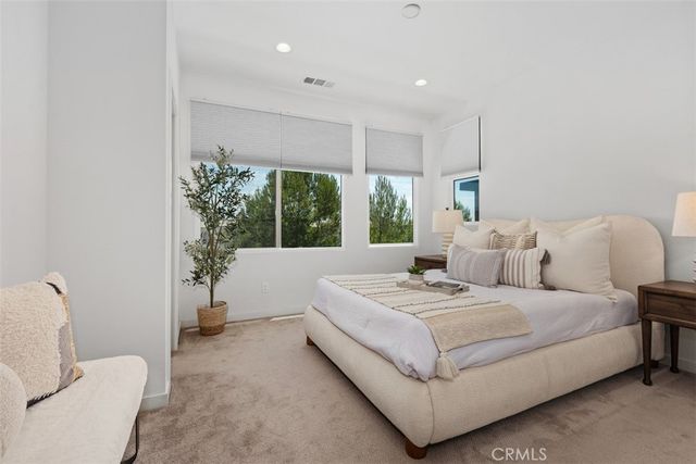 250 Novel, Irvine, CA 92618