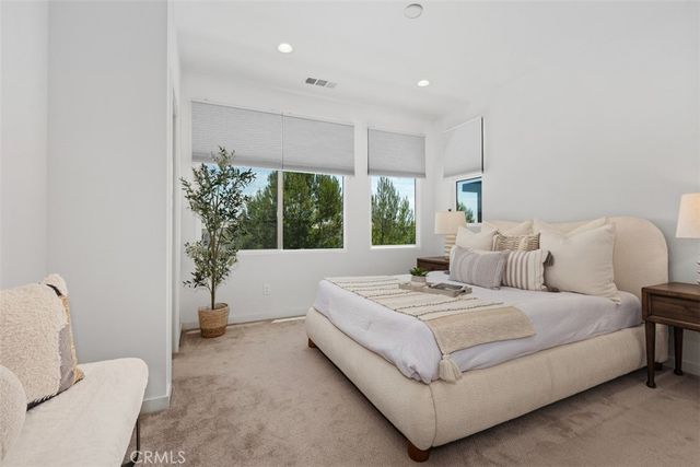 250 Novel, Irvine, CA 92618