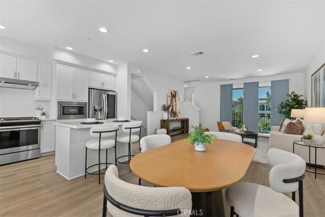 250 Novel, Irvine, CA 92618