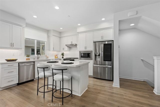 250 Novel, Irvine, CA 92618