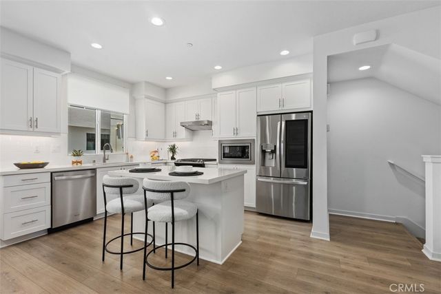 250 Novel, Irvine, CA 92618
