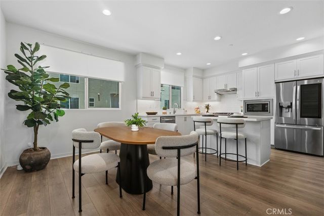 250 Novel, Irvine, CA 92618