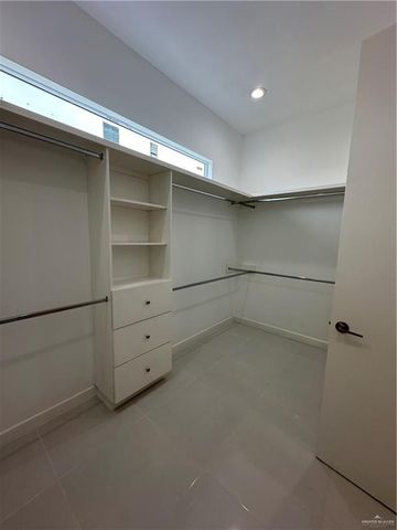 1912 E Ridgeway Circle, Edinburg, TX 78542