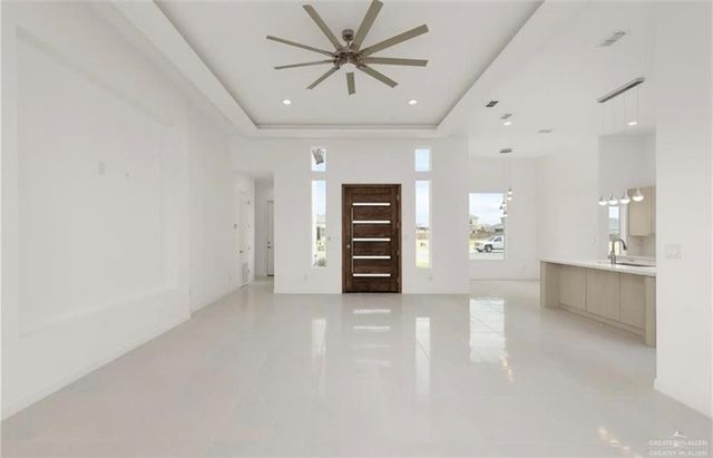 1912 E Ridgeway Circle, Edinburg, TX 78542