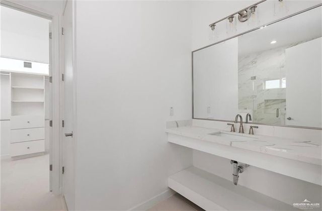 1912 E Ridgeway Circle, Edinburg, TX 78542